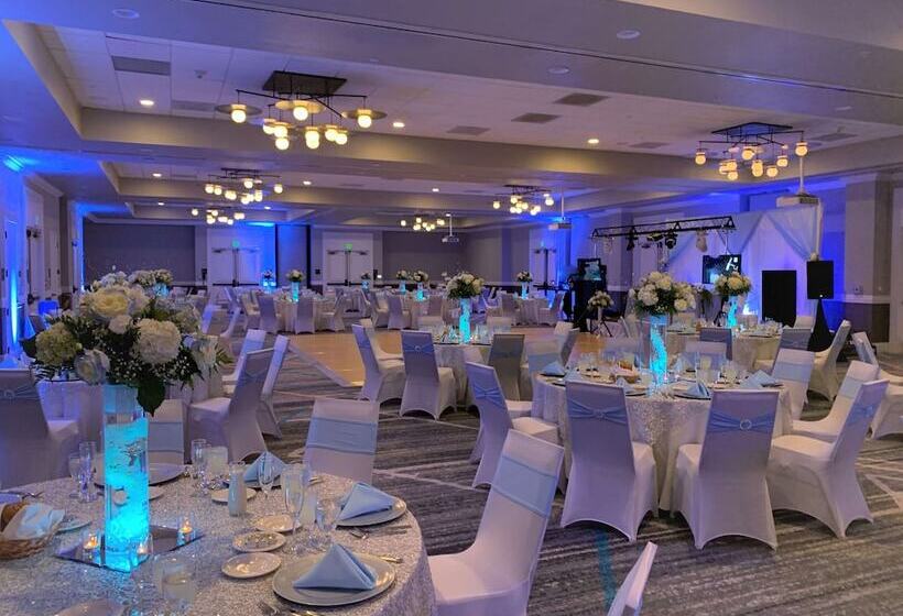 فندق Embassy Suites By Hilton San Rafael Marin County