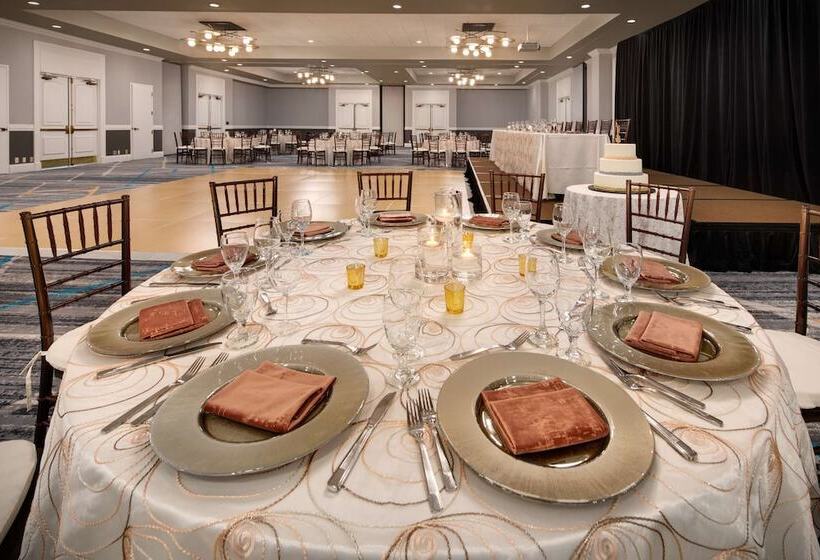 هتل Embassy Suites By Hilton San Rafael Marin County