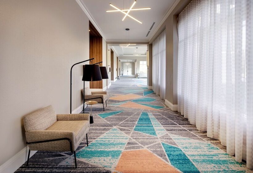 فندق Embassy Suites By Hilton San Rafael Marin County