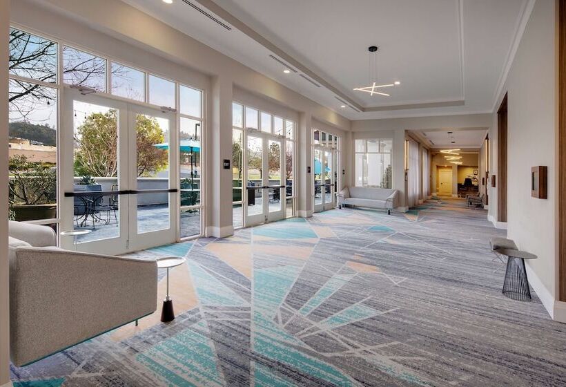 فندق Embassy Suites By Hilton San Rafael Marin County