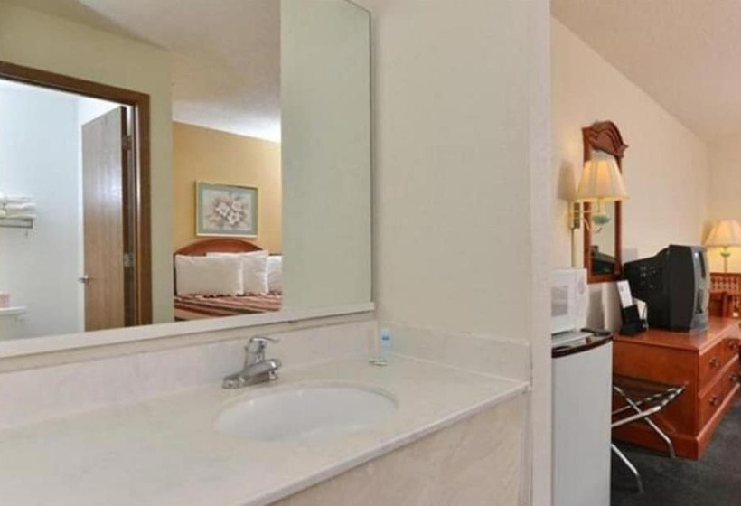 בית מלון כפרי Red Lion Inn & Suites Caseyville