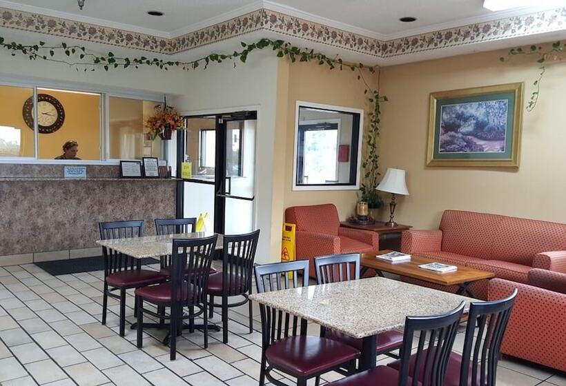 בית מלון כפרי Red Lion Inn & Suites Caseyville