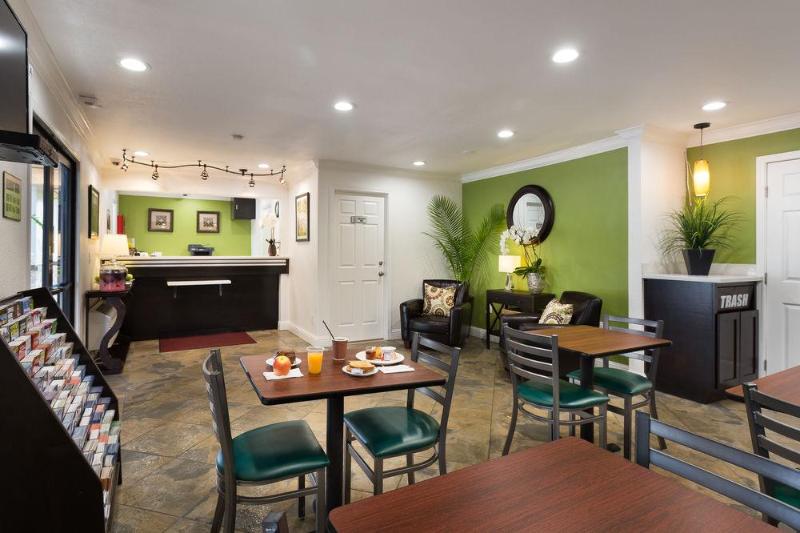هتل Rodeway Inn San Jose Hwy 101 Tully Rd Exit