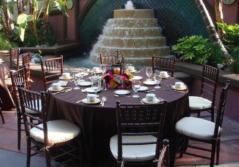 בית מלון כפרי Four Points By Sheraton Anaheim
