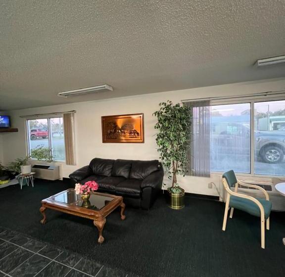 فندق Garden Inn & Suites