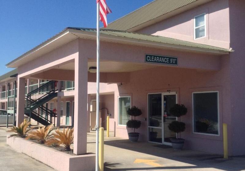 فندق Garden Inn & Suites