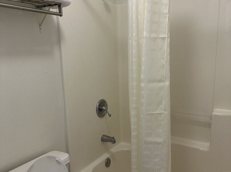 فندق Garden Inn & Suites