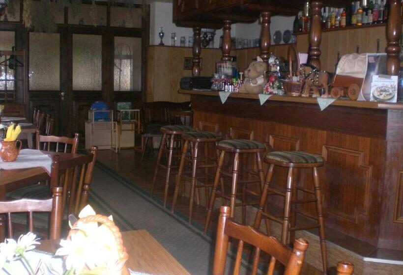 ホテル Gasthof Zur Linde