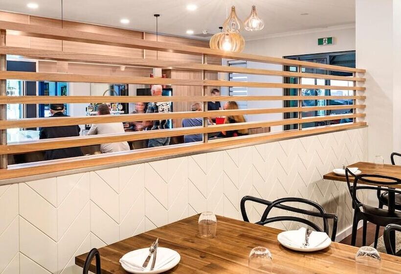 Отель Geraldton Motor Inn