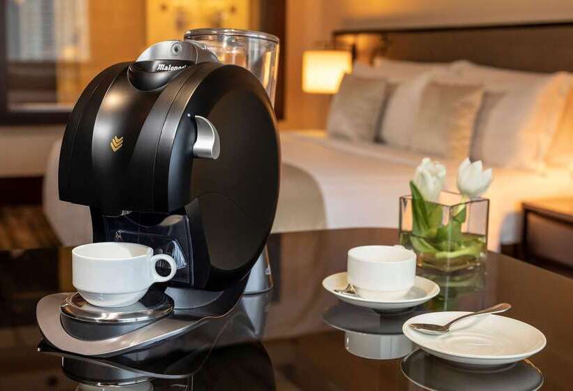 Отель Gran Melia Jakarta