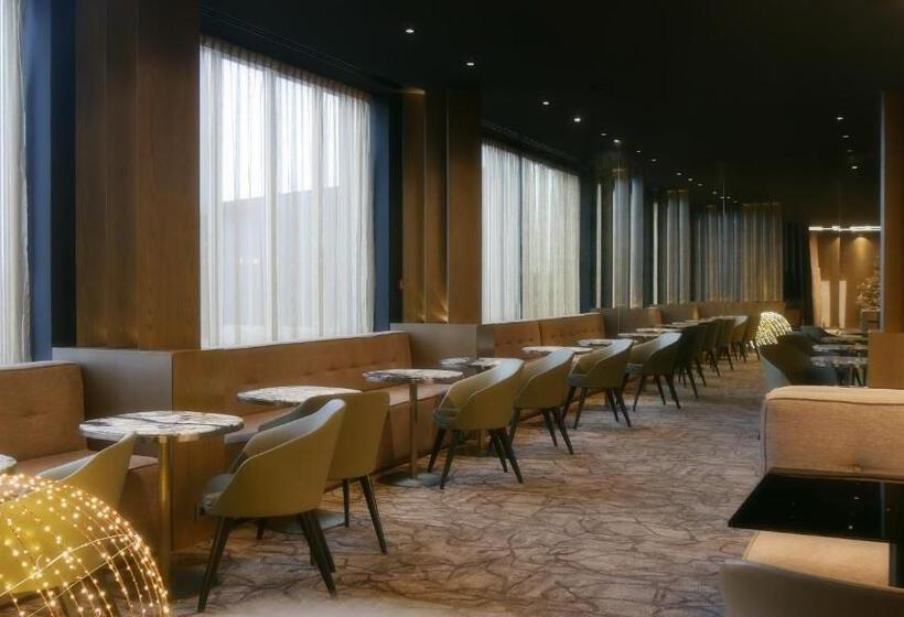 Howard Hotel Paris Orly Airport