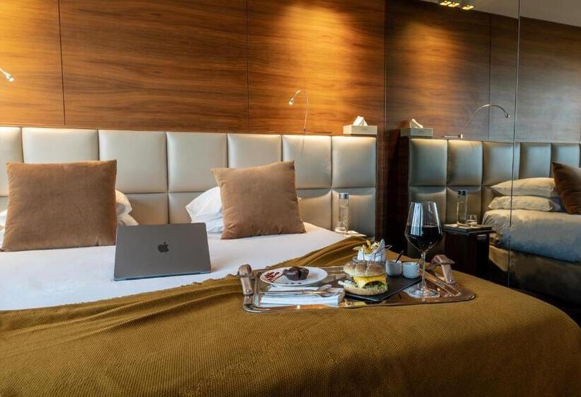 Howard Hotel Paris Orly Airport