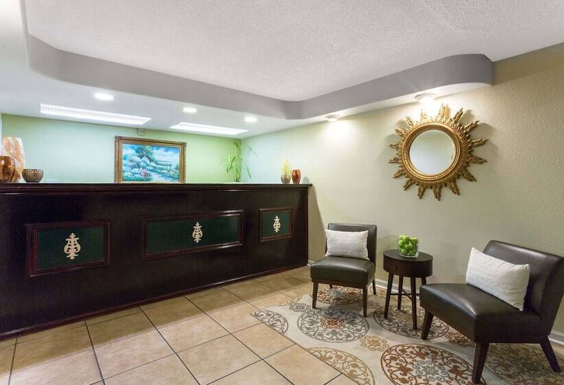 בית מלון כפרי Howard Johnson By Wyndham Tallahassee