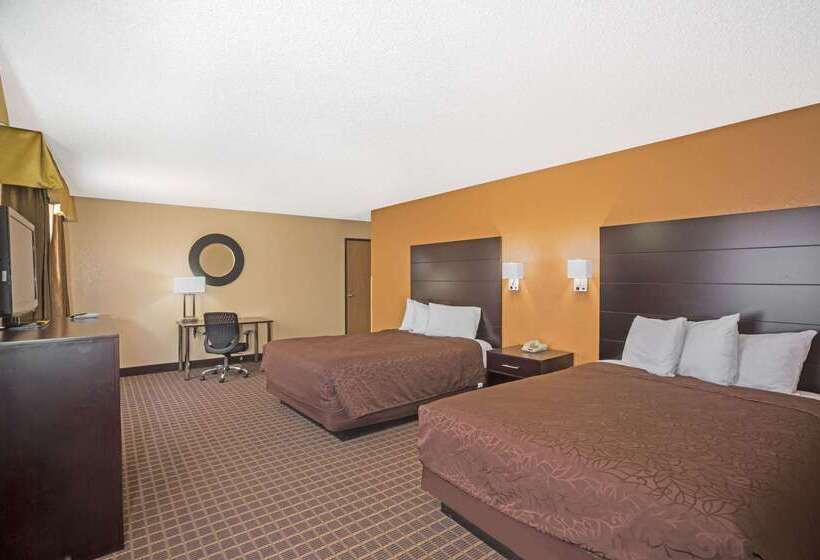 فندق Howard Johnson By Wyndham Williams