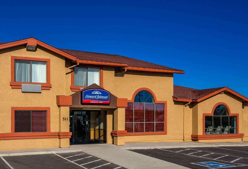 فندق Howard Johnson By Wyndham Williams