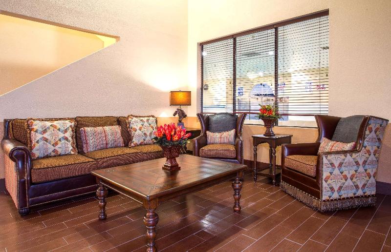 فندق Howard Johnson By Wyndham Williams