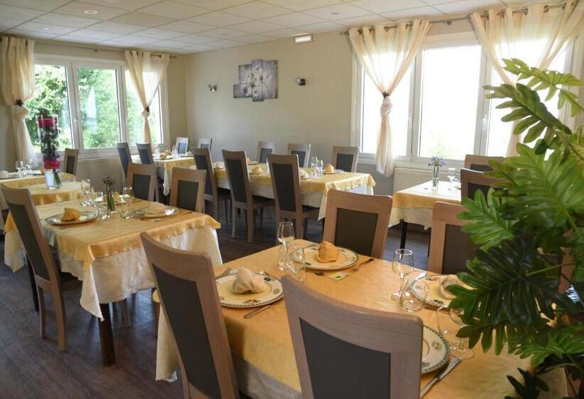 Отель Hôtel Les Bergeronnettes