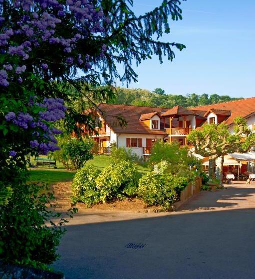 Отель Hôtel Les Bergeronnettes