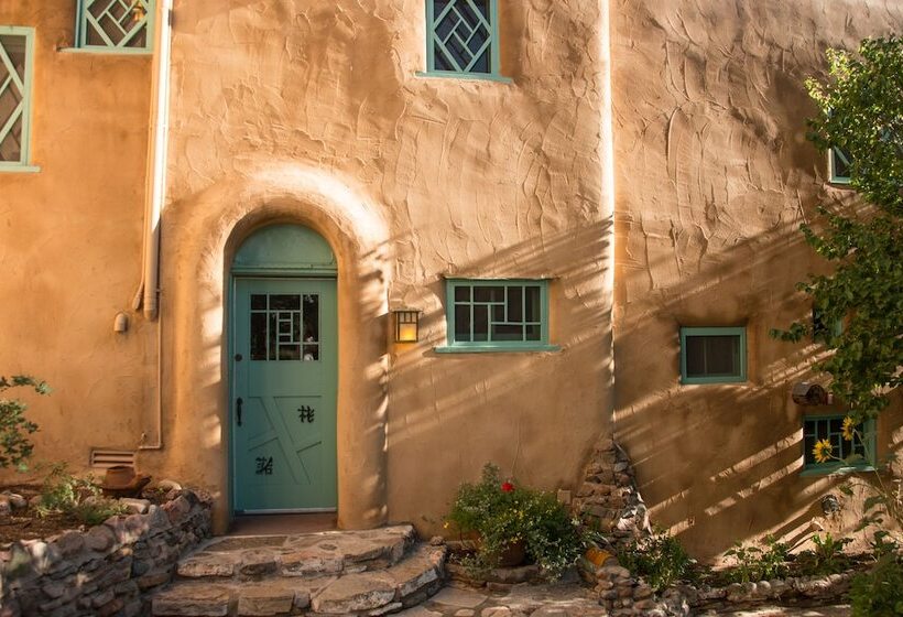 Отель Inn Of The Turquoise Bear