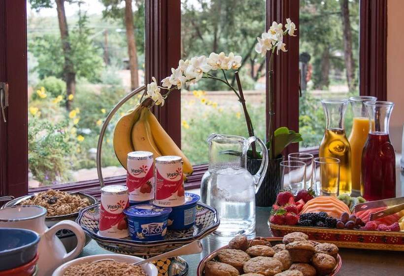 Отель Inn Of The Turquoise Bear