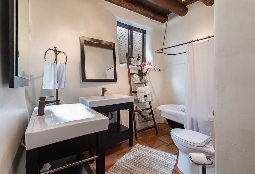 Отель Inn Of The Turquoise Bear