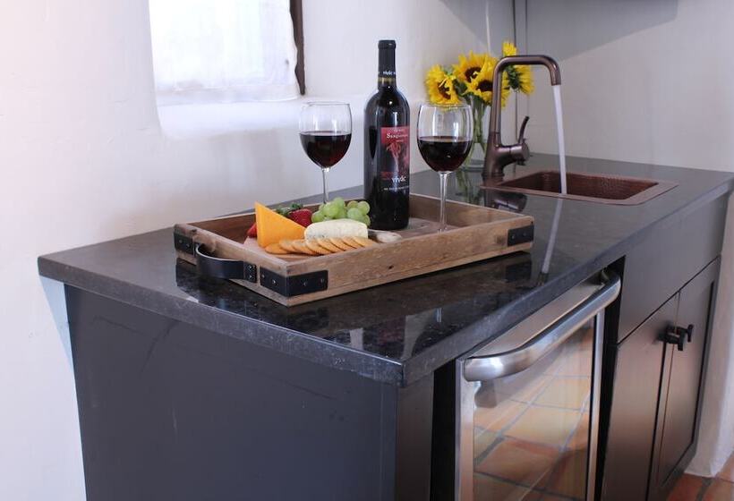 Отель Inn Of The Turquoise Bear