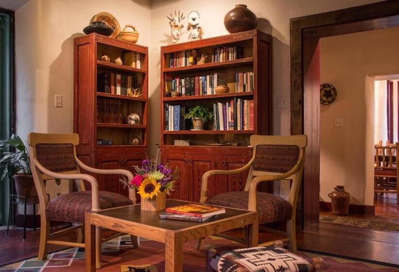 Отель Inn Of The Turquoise Bear