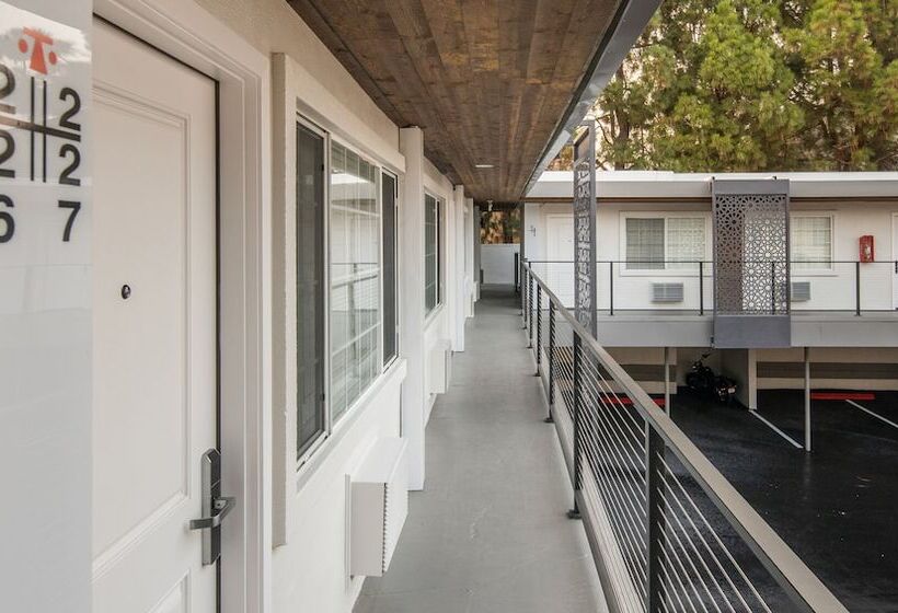 فندق The Catrina