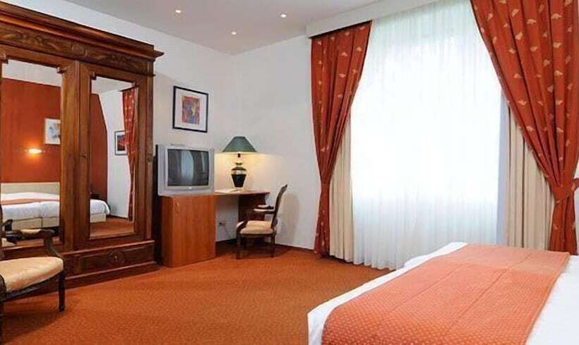 Отель Kasteel Wurfeld