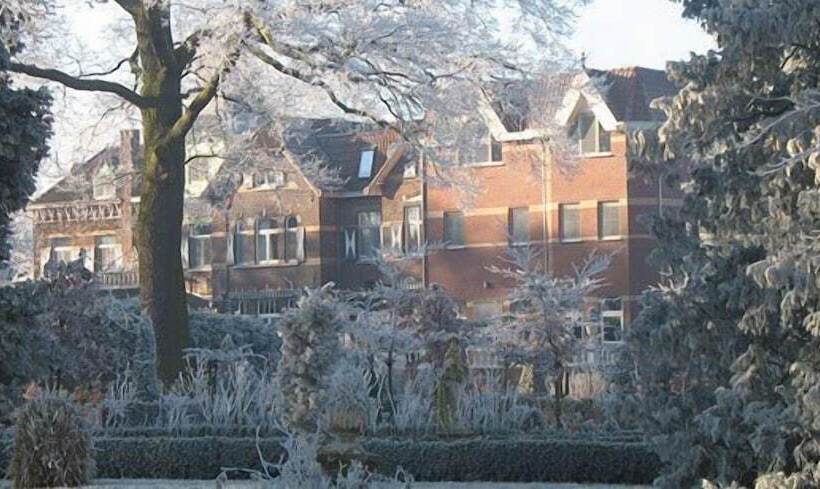 Отель Kasteel Wurfeld