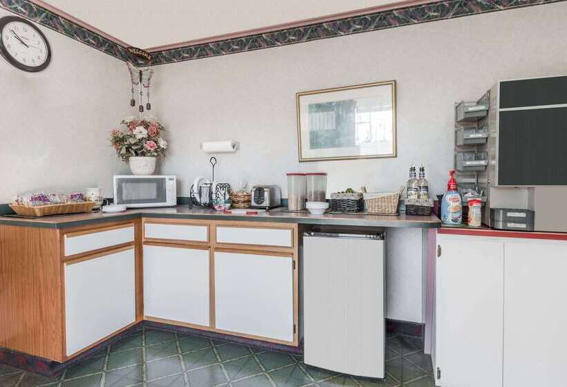 酒店 Knights Inn Ottawa