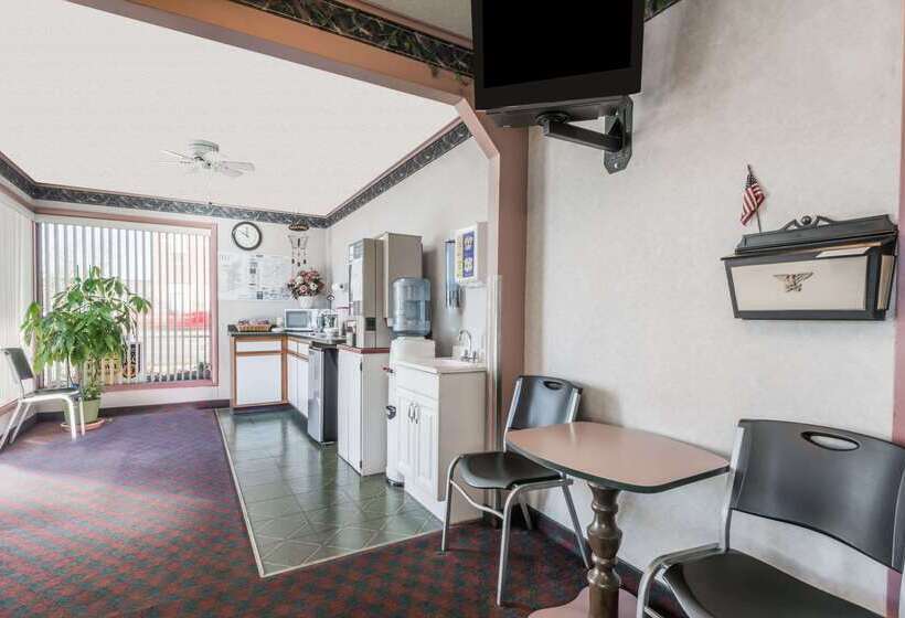 酒店 Knights Inn Ottawa