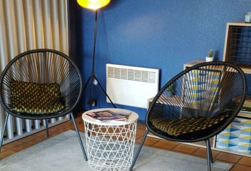 בית מלון כפרי Kyriad Genève St Genis Pouilly