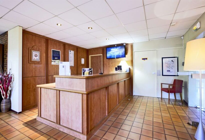 בית מלון כפרי Kyriad Genève St Genis Pouilly