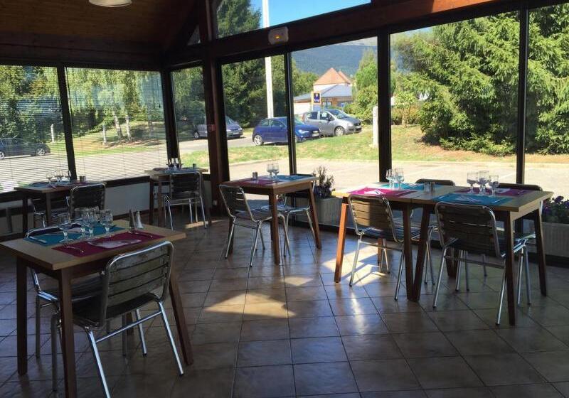 בית מלון כפרי Kyriad Genève St Genis Pouilly