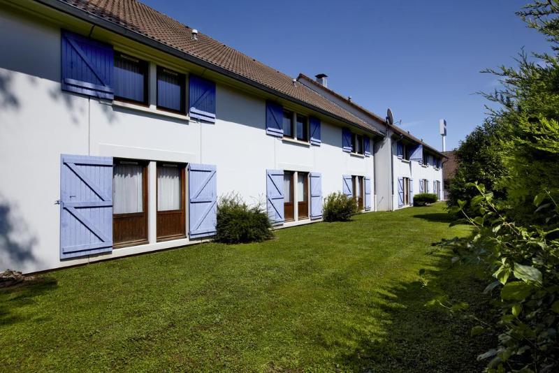 בית מלון כפרי Kyriad Genève St Genis Pouilly