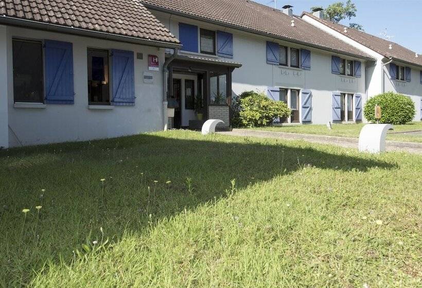 בית מלון כפרי Kyriad Genève St Genis Pouilly