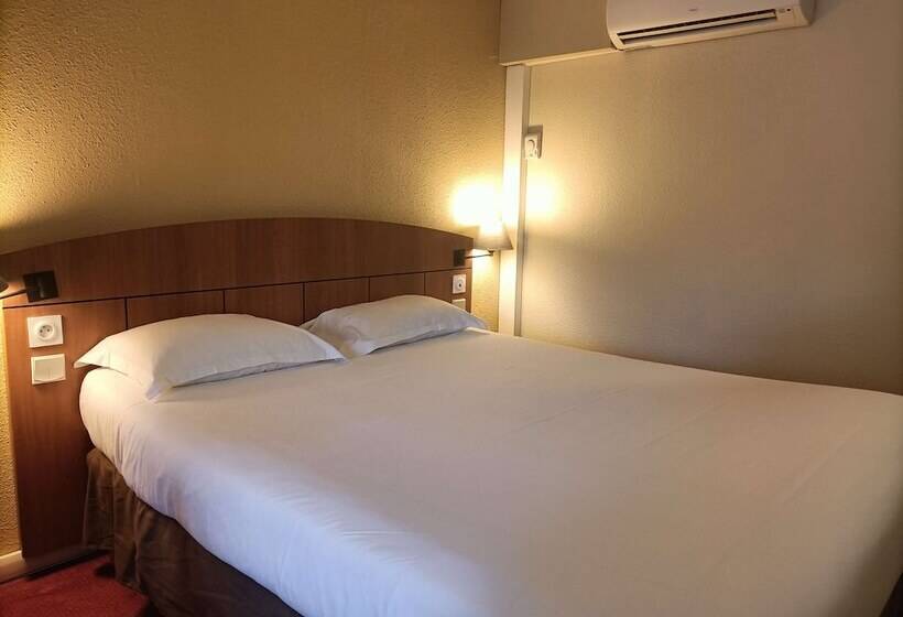 בית מלון כפרי Kyriad Genève St Genis Pouilly