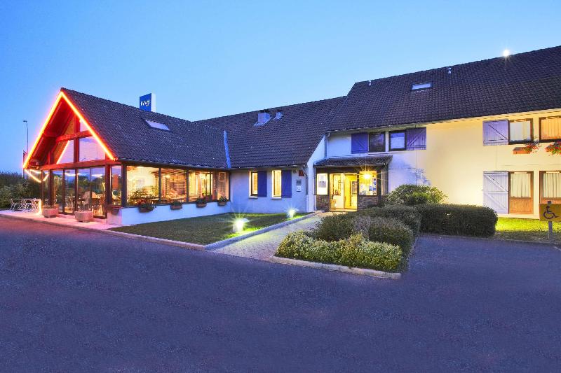 בית מלון כפרי Kyriad Genève St Genis Pouilly