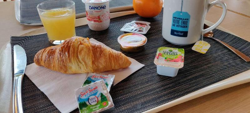 בית מלון כפרי Kyriad Genève St Genis Pouilly