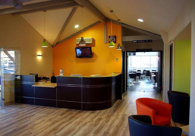 בית מלון כפרי Kyriad Montauban