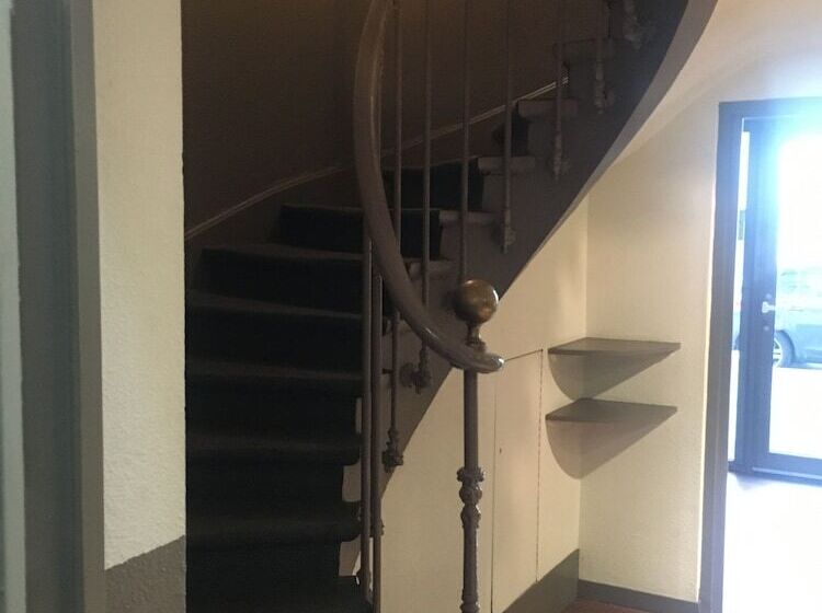 فندق Kyriad Rodez