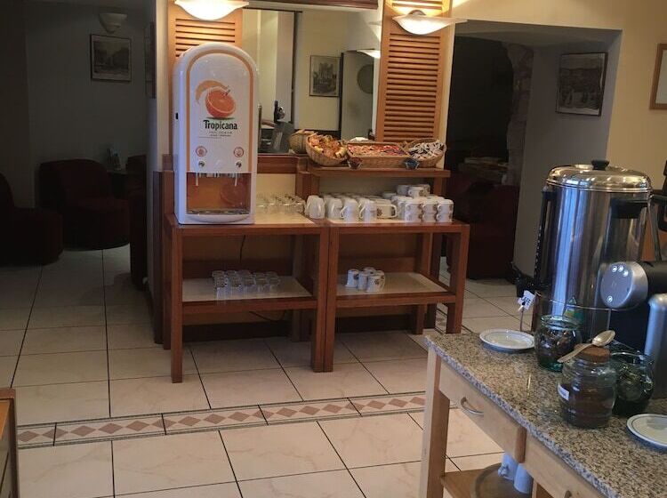 فندق Kyriad Rodez