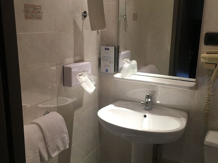 فندق Kyriad Rodez