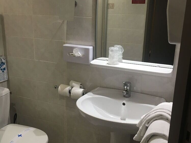 فندق Kyriad Rodez