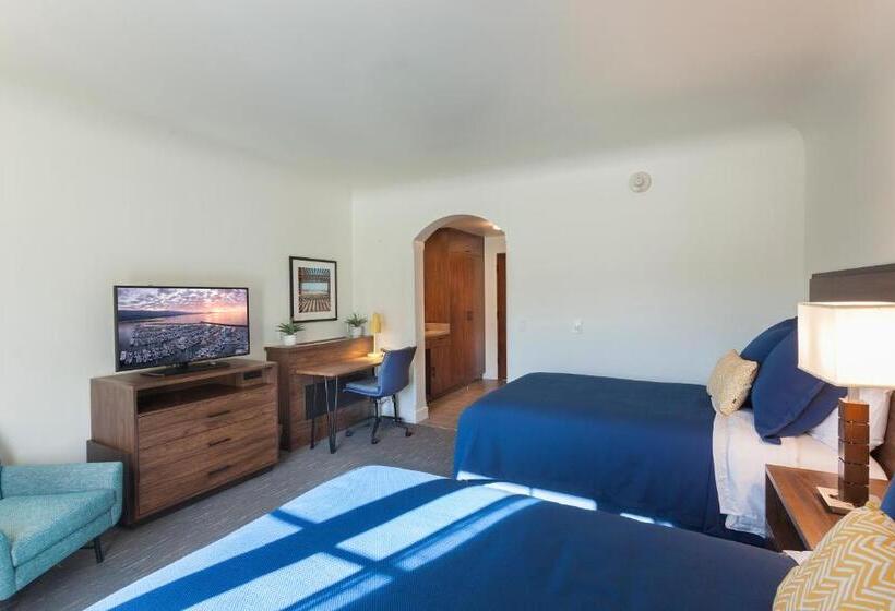 בית מלון כפרי La Playa Inn Santa Barbara