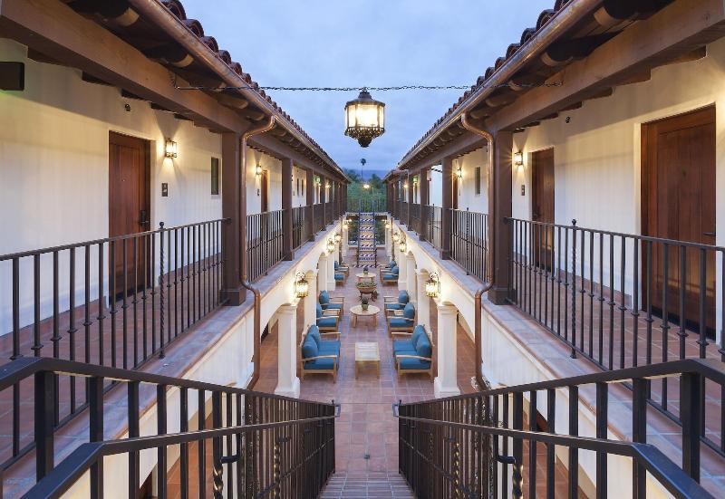 בית מלון כפרי La Playa Inn Santa Barbara