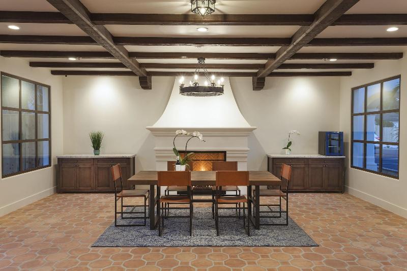 בית מלון כפרי La Playa Inn Santa Barbara