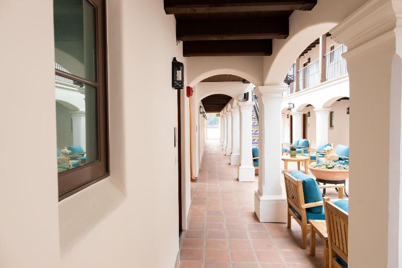 בית מלון כפרי La Playa Inn Santa Barbara