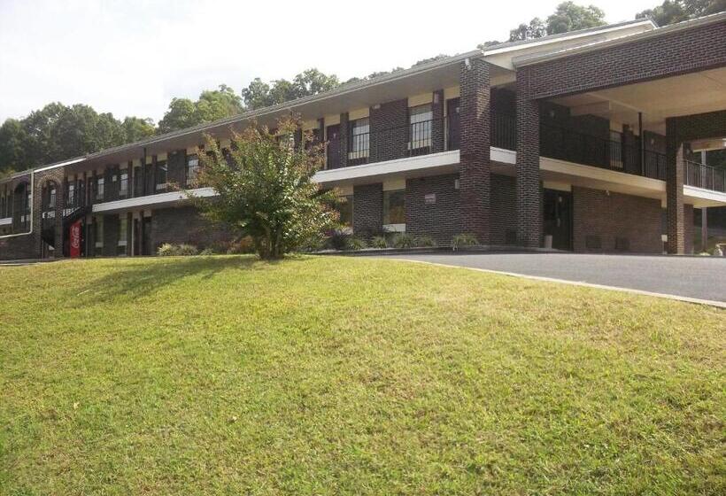 בית מלון כפרי Lakeside Inn